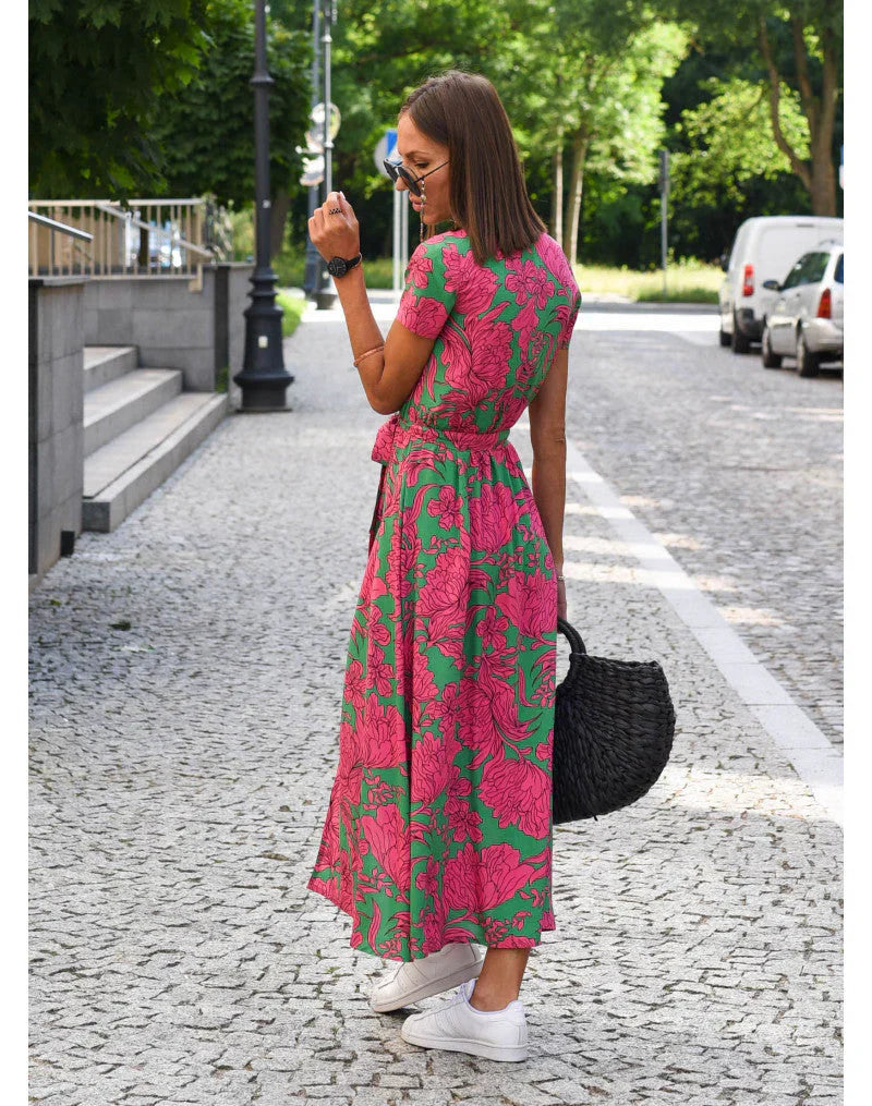 Julia - Elegancka Sukienka z Dekoltem w Serek i Modelującym Krojem